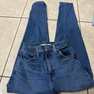 Levi High-Waisted Mom Jeans